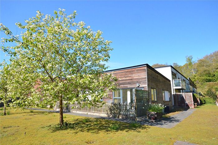 2 Bedroom Flat For Sale In Wispers Lane, Haslemere, Surrey, GU27