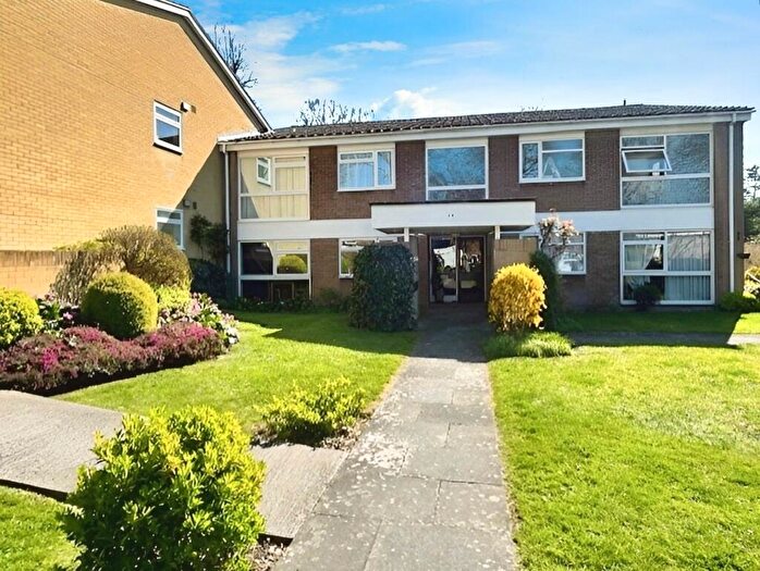 2 Bedroom Flat To Rent In Brambledown Road, Wallington, SM6