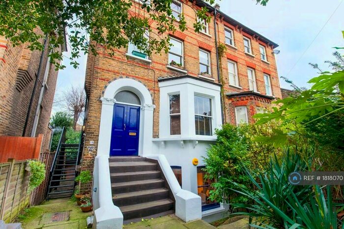 2 Bedroom Flat To Rent In Poet's Corner, London, SE24