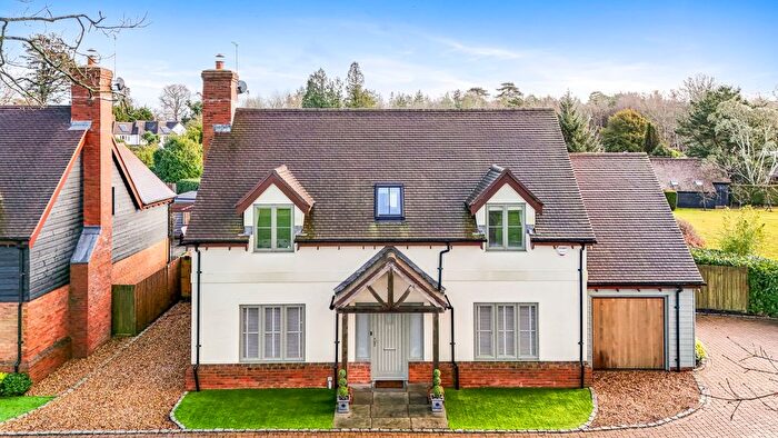 4 Bedroom Property For Sale In Vaughan Copse, Mannings Heath, RH13