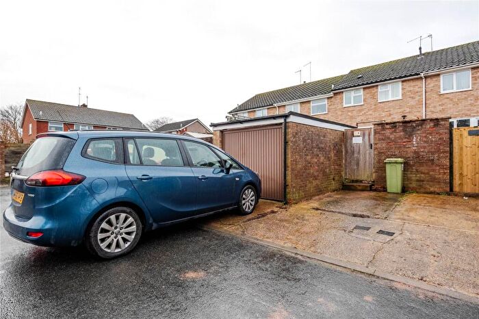 3 Bedroom Terraced House For Sale In Tyne Square, Bletchley, MK3