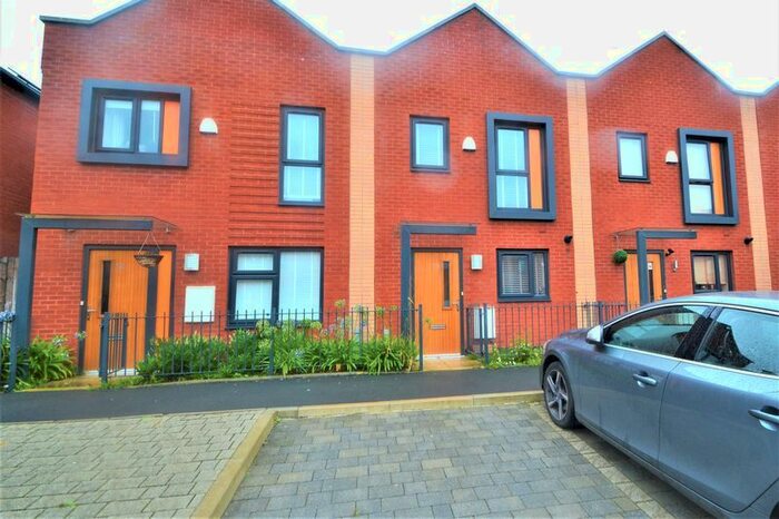 2 Bedroom Terraced House To Rent In Florin Lane, Salford, M6