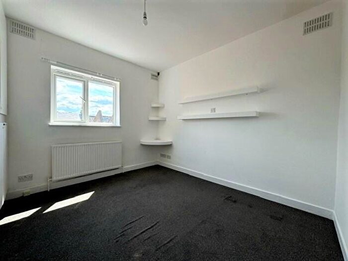 Flat To Rent In Brownhill Road London, SE6