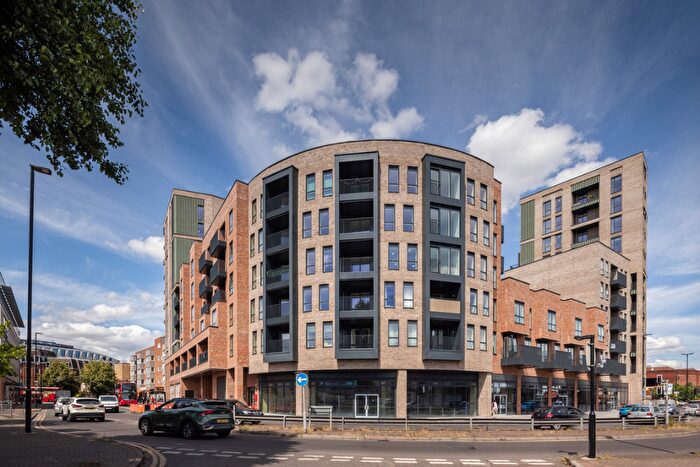 2 Bedroom Flat For Sale In Bell Road, Hounslow, TW3