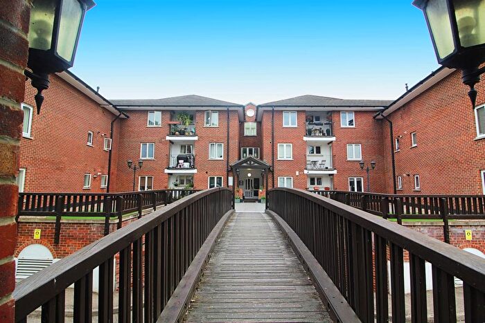 2 Bedroom Flat For Sale In Holden Road, London, N12