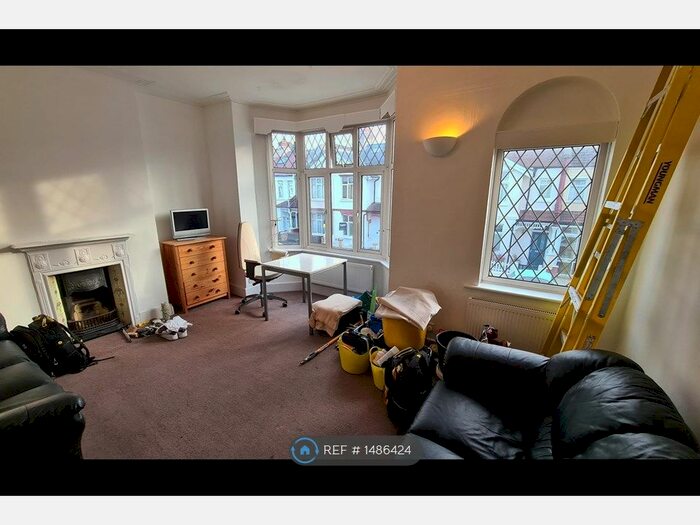 1 Bedroom Flat To Rent In Brudenell Road, London, SW17
