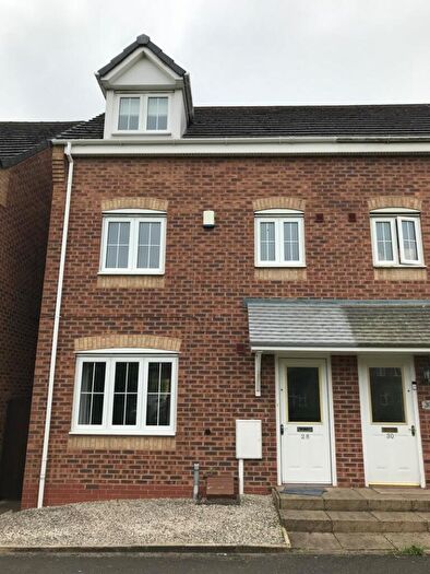 4 Bedroom End Of Terrace House To Rent In Carnation Way, Nuneaton, CV10