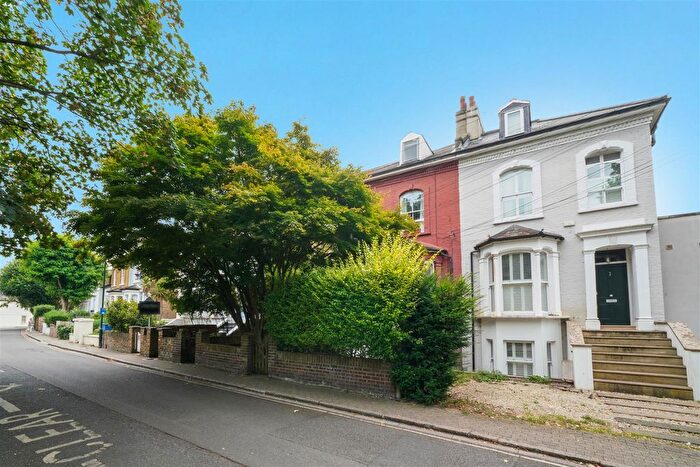 1 Bedroom Flat To Rent In Amyand Park Road, St Margarets, Twickenham, TW1