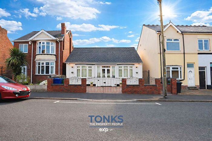 2 Bedroom Bungalow For Sale In Church Street, Halesowen, B62