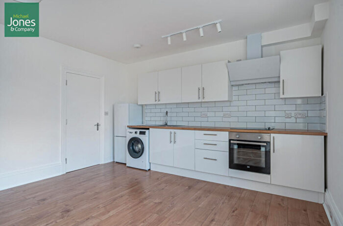 1 Bedroom Flat To Rent In Western Place, Worthing, BN11
