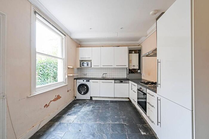 4 Bedroom Flat For Sale In Ranelagh Road, Tottenham, London, N17