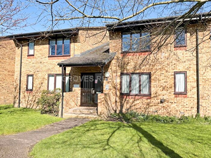 1 Bedroom Flat To Rent In Cheltenham Close, New Malden, KT3