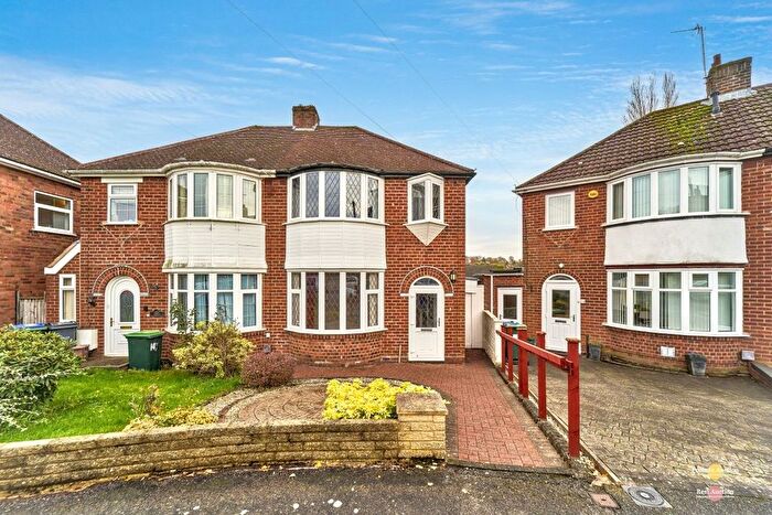 3 Bedroom Semi Detached House For Sale In Hesket Avenue, Oldbury, West Midlands, B68