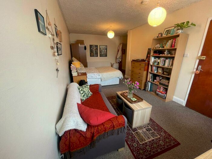 1 Bedroom Apartment To Rent In Howard Street, Oxford, OX4