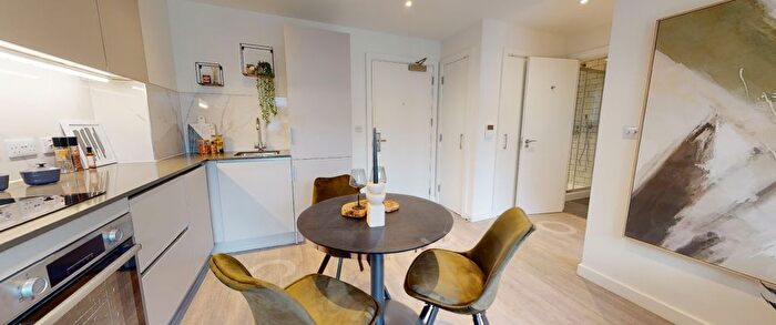 1 Bedroom Flat To Rent In Dumballs Road, Cardiff, CF10