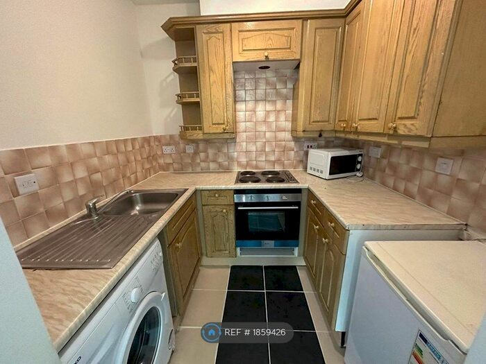 1 Bedroom Flat To Rent In Water Lane, London, SE14