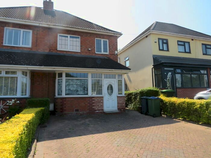 3 Bedroom Semi-Detached House To Rent In New Birmingham Road, Tividale, Oldbury, B69