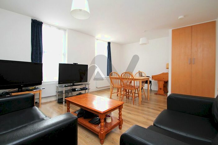 4 Bedroom Maisonette To Rent In Fonthill Road, London, N4
