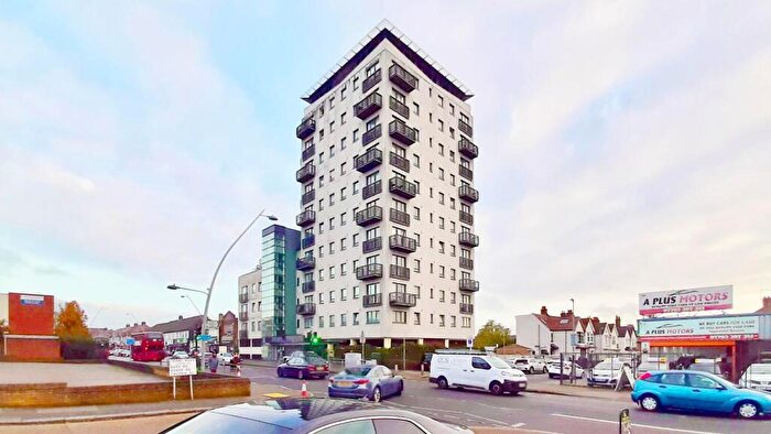 2 Bedroom Flat To Rent In High Road, Chadwell Heath, RM6