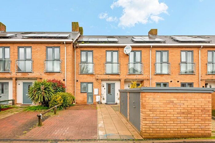 3 Bedroom Terraced House For Sale In Britannia Close, Northolt, UB5