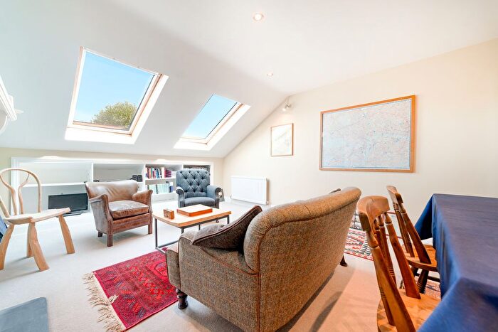 2 Bedroom Flat For Sale In Elgin Avenue, London, W9