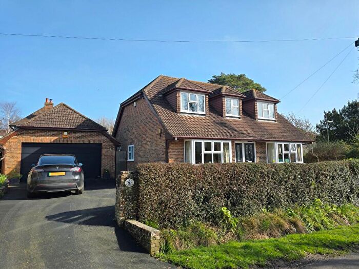 4 Bedroom Detached House For Sale In Fox Pond Lane, Lymington, Hampshire, SO41