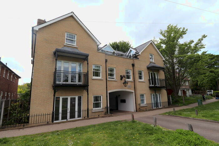 2 Bedroom Apartment To Rent In The Green Brentwood, CM14