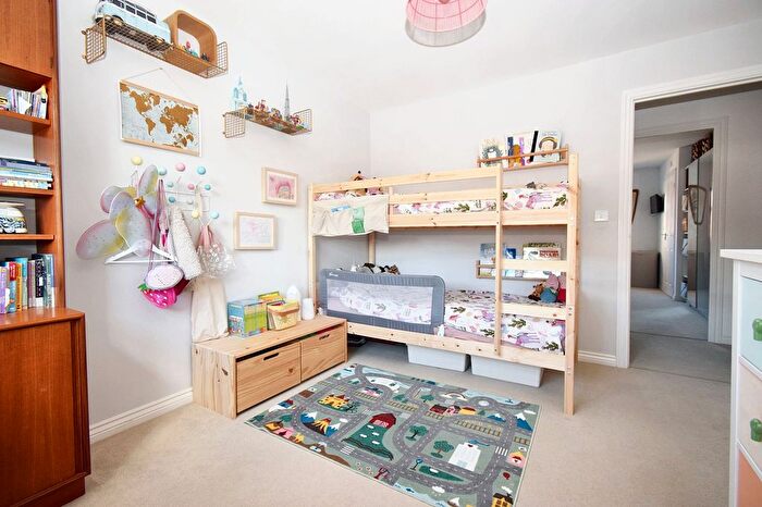 3 Bedroom End Of Terrace House For Sale In Bakers Crescent, Eastleigh, SO50