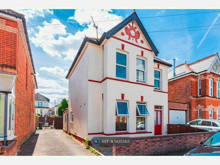 2 Bedroom Flat To Rent In Buchanan Avenue, Bournemouth, BH7