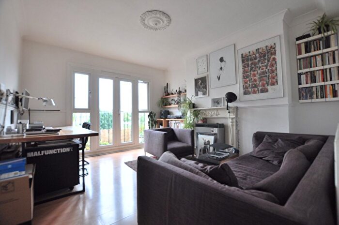 1 Bedroom Detached House To Rent In Kent Street, London, E2