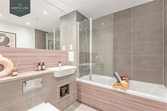 1 Bedroom Apartment To Rent In Bed, Th Floor, Evos, Endura House In Beam Park, RM13