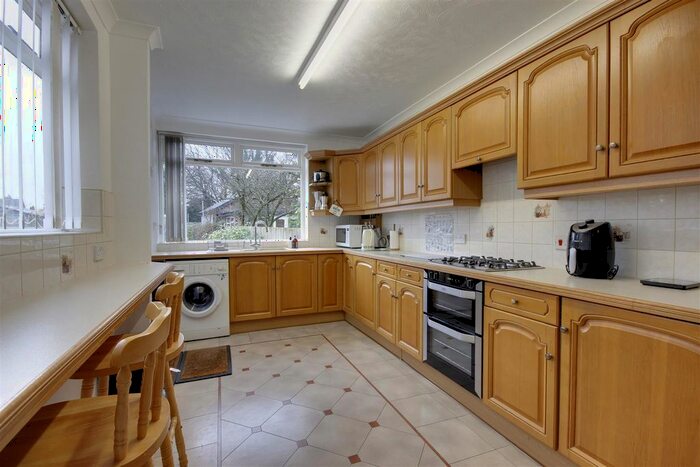 3 Bedroom Terraced House For Sale In Swanland Road, Hessle, HU13