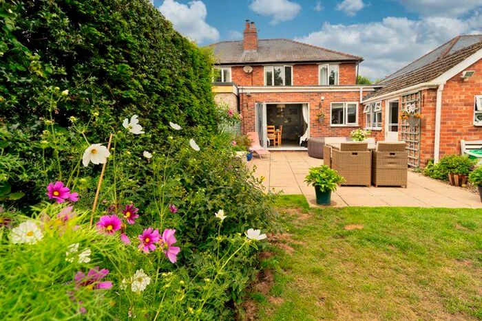 3 Bedroom Semi-Detached House For Sale In Birmingham Road, Blakedown, DY10