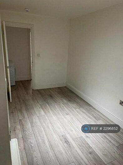 1 Bedroom Flat To Rent In Holywell House, London, E11