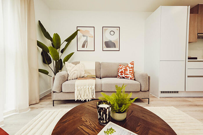 1 Bedroom Apartment To Rent In Walton House, DE1