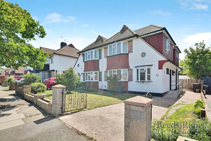 3 Bedroom Semi Detached House For Sale In Woodham Road, London, SE6