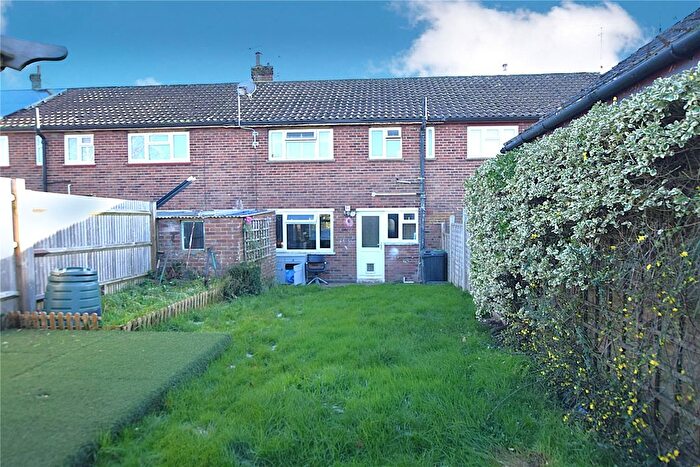 3 Bedroom Terraced House For Sale In Edward Road, Alton, Hampshire, GU34