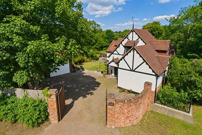 4 Bedroom Detached House For Sale In Jigs Lane South, Warfield, Berkshire, RG42