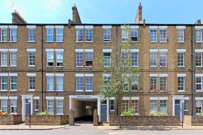 1 Bedroom Flat To Rent In Chester Court, Lomond Grove, London, SE5