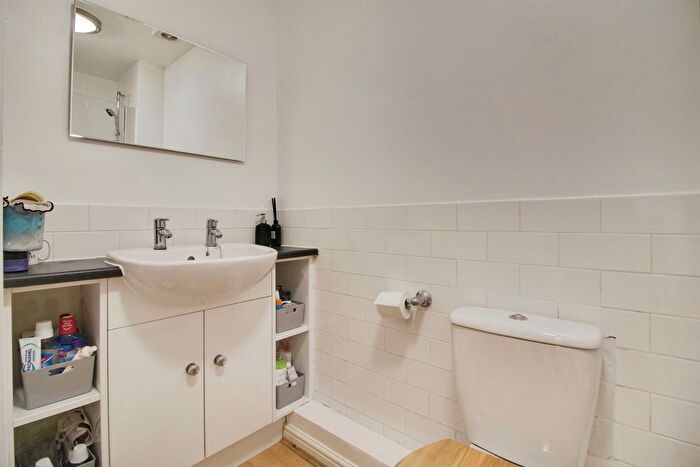 1 Bedroom Flat For Sale In Howlands, Welwyn Garden City, AL7