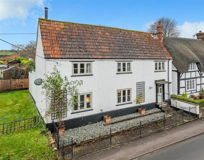 4 Bedroom Detached House For Sale In Townsend, Urchfont, SN10