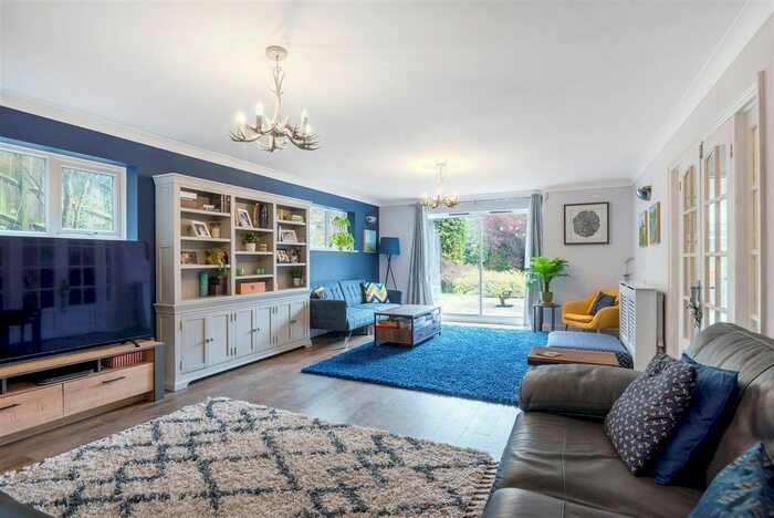 3 Bedroom Detached House For Sale In London Road, Addington, West Malling, ME19