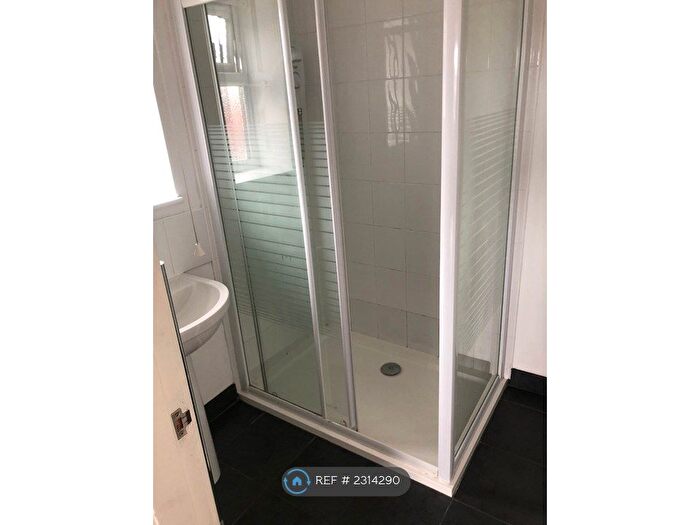 1 Bedroom Flat To Rent In Church Street, Old Basford, Nottingham, NG6