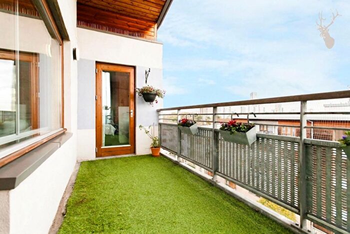 2 Bedroom Flat For Sale In Stephenson Close, London, E3