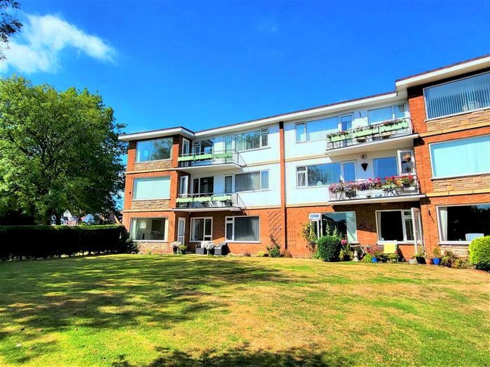 2 Bedroom Flat To Rent In Brooks Road, Wylde Green, Sutton Coldfield, B72