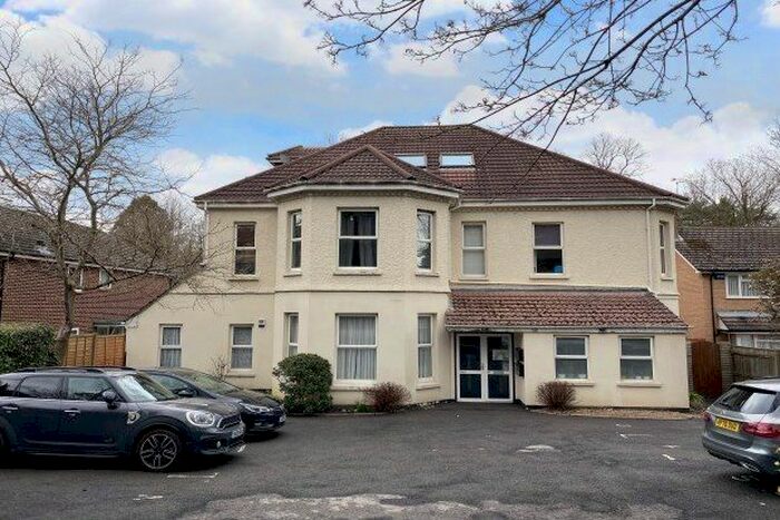 2 Bedroom Flat To Rent In Oban, Bournemouth, BH4