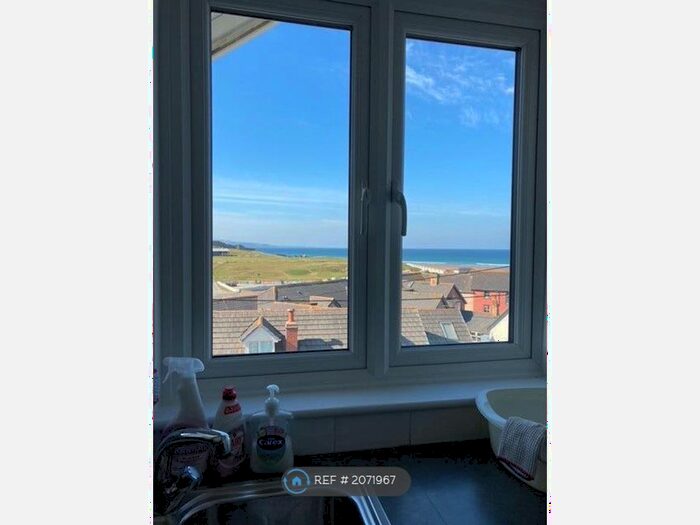 2 Bedroom Flat To Rent In Maer Down Rd, Bude, EX23