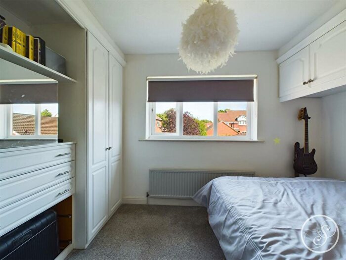2 Bedroom Semi-Detached House For Sale In Burr Tree Drive, Leeds, LS15