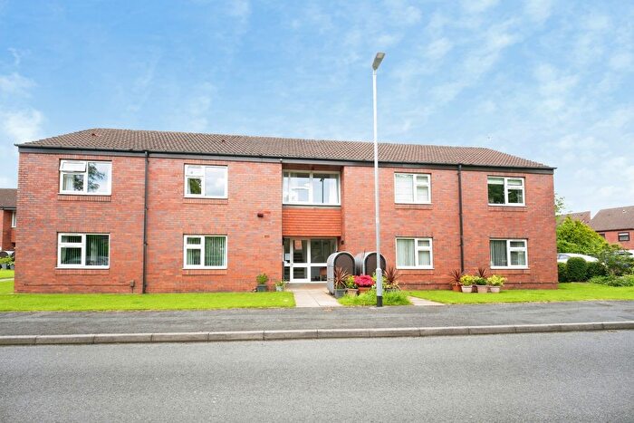 2 Bedroom Flat For Sale In Magdalene Close (A), Cookridge, LS16