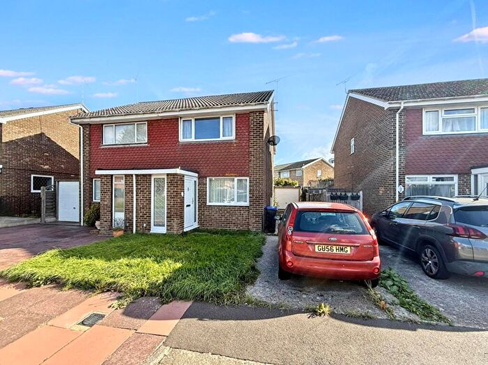 2 Bedroom Semi Detached House For Sale In Edmonton Road, Worthing, BN13